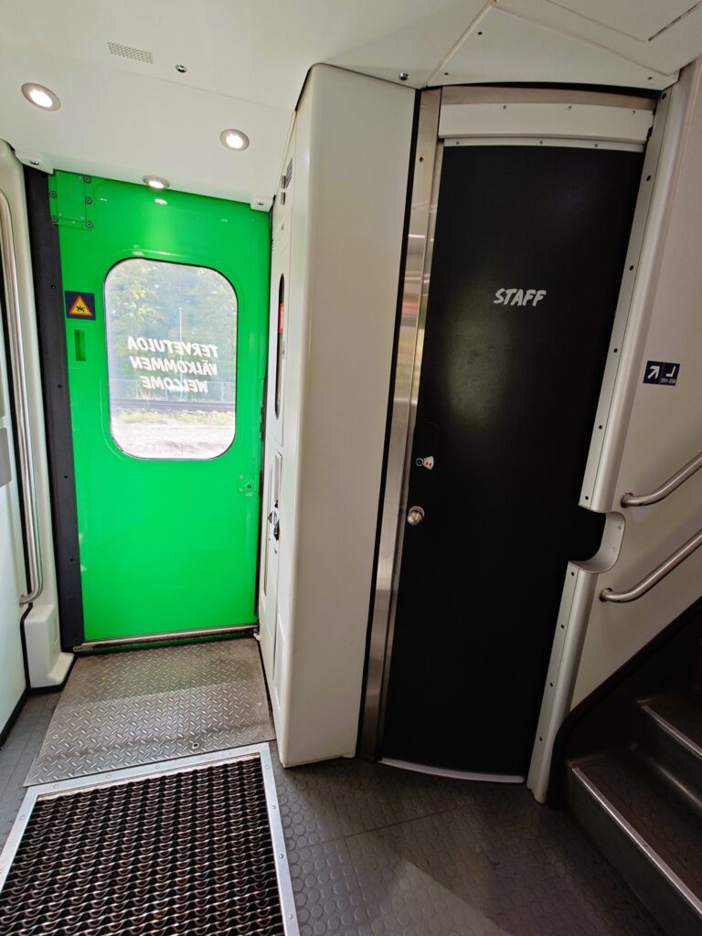 フィンランド国鉄VRの車内風景