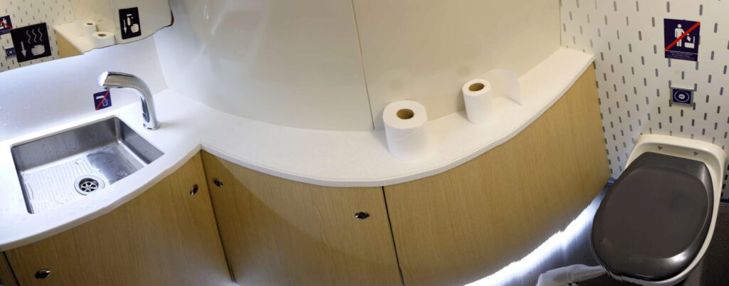 フィンランド鉄道 VR トイレ全景