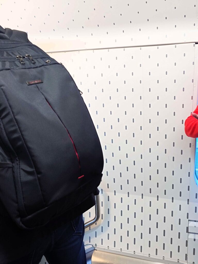 フィンランド鉄道 VR 壁のデザイン