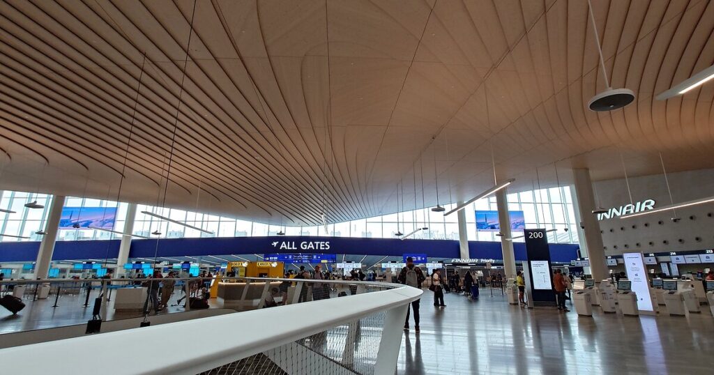 フィンランド・ヘルシンキ空港の出発エリア｜「ALL GATES」案内とフィンエアー