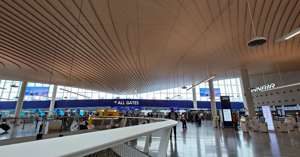 フィンランド・ヘルシンキ空港の出発エリア|「ALL GATES」案内とフィンエアー