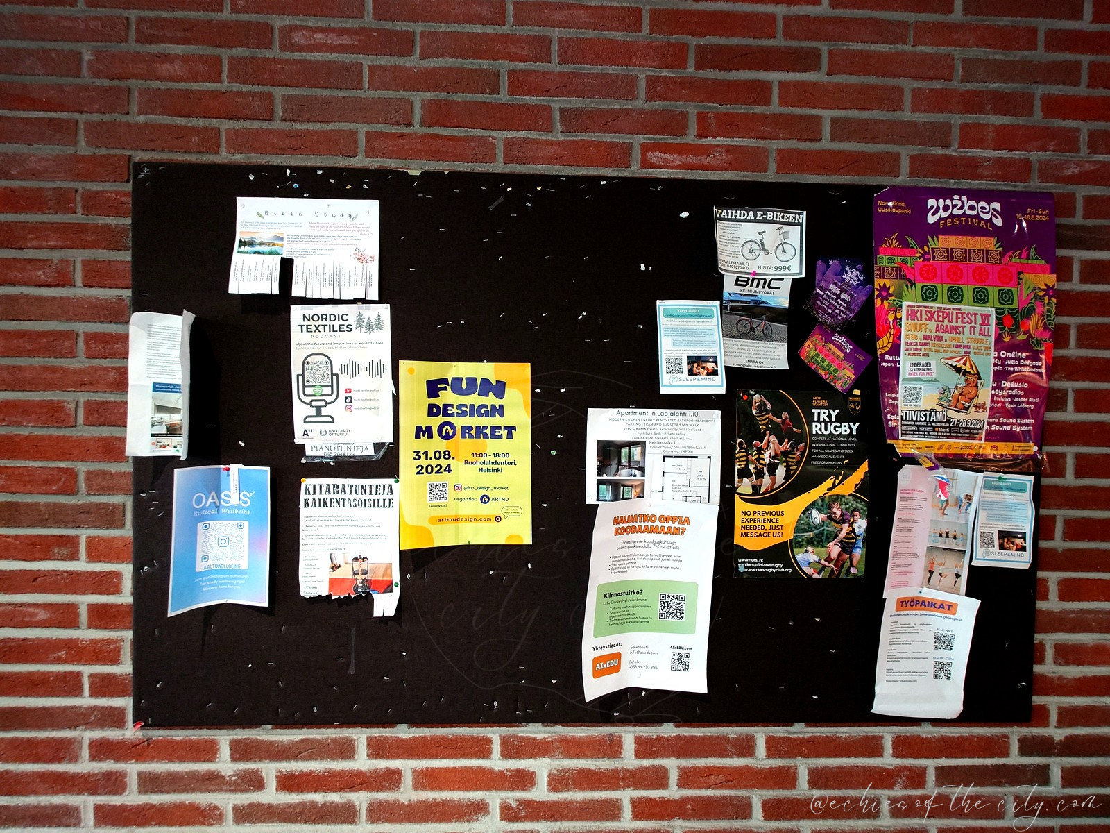 アアルト大学構内の掲示板。日本とは雰囲気が違う