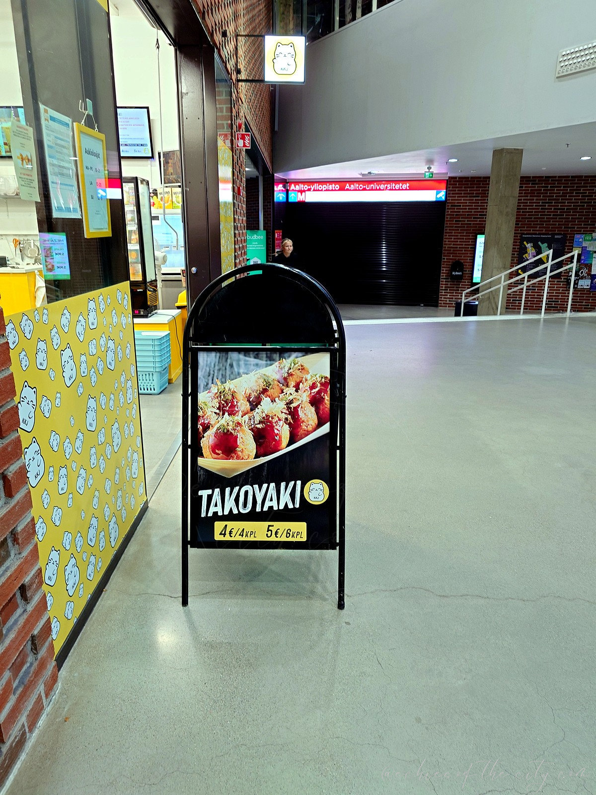 アアルト大学構内で見つけたまさかの「たこ焼き」売店