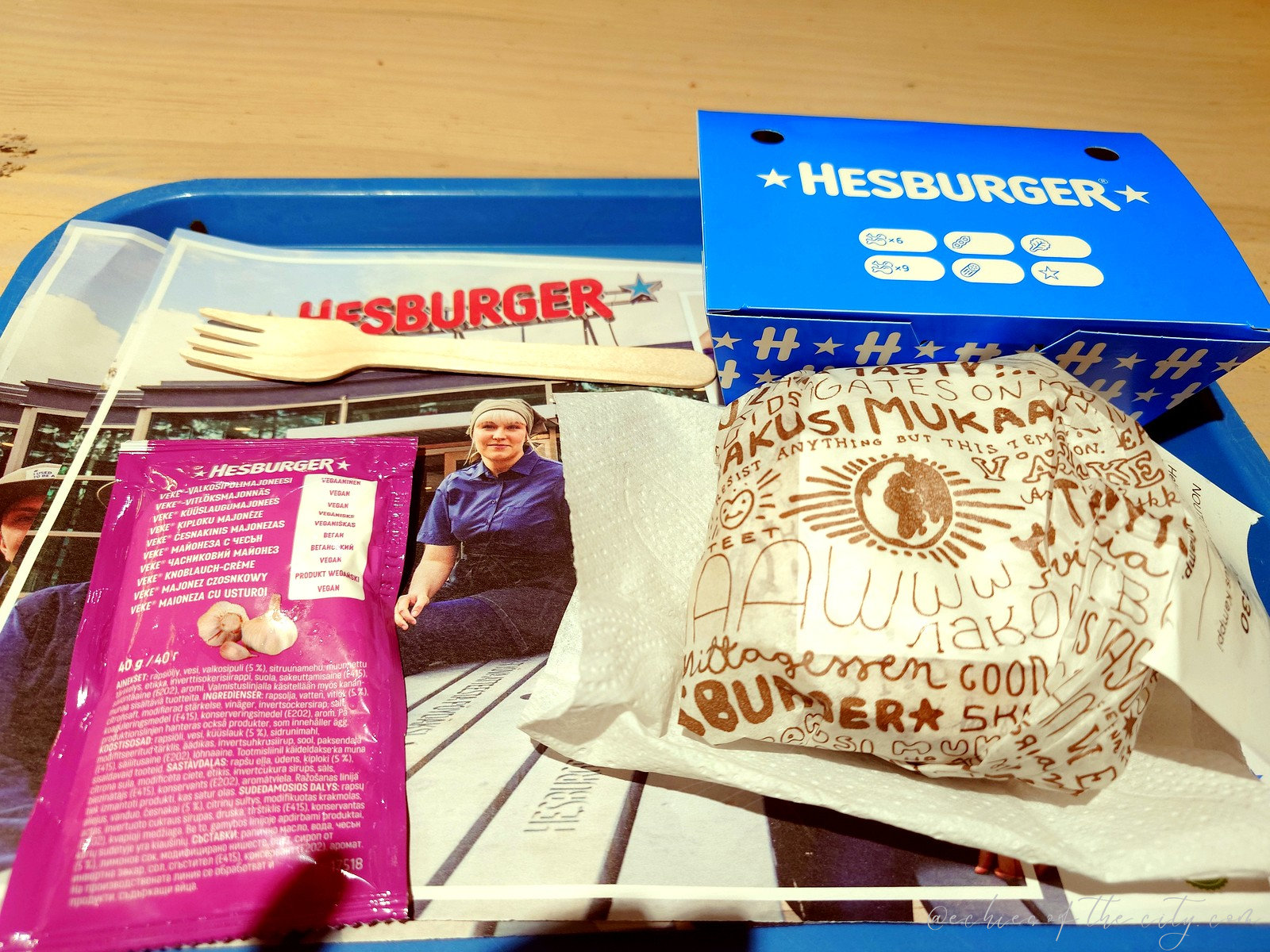 テイクアウトしたHesburgerのセット